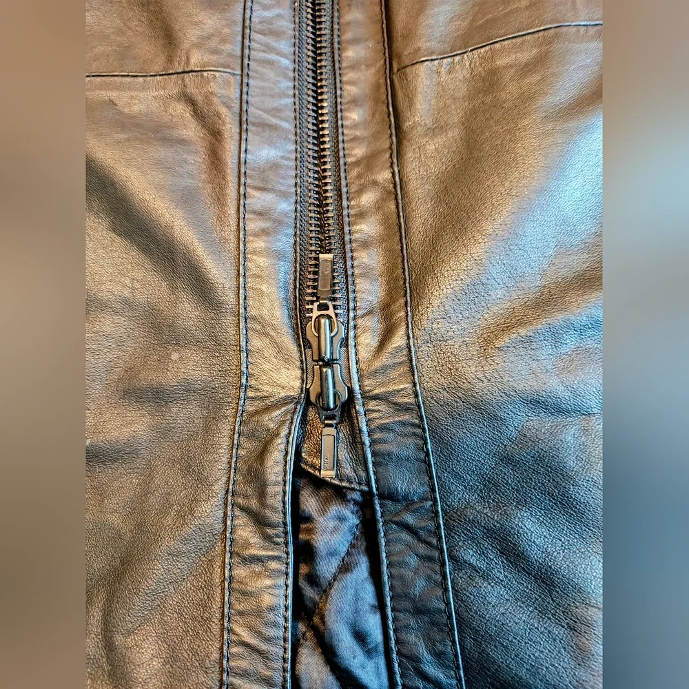 Classic Black Leather Trench Coat with Belt - Picture 13 of 16